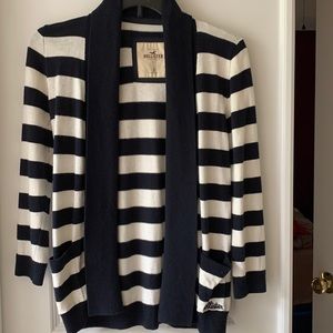 Hollister Cardigan Small with 2 pockets